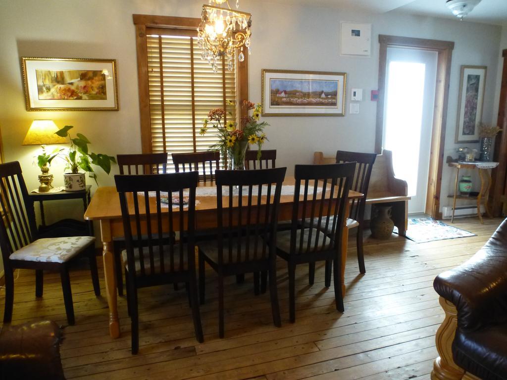 B&B Les Deux Pignons Petit-Saguenay Exterior photo