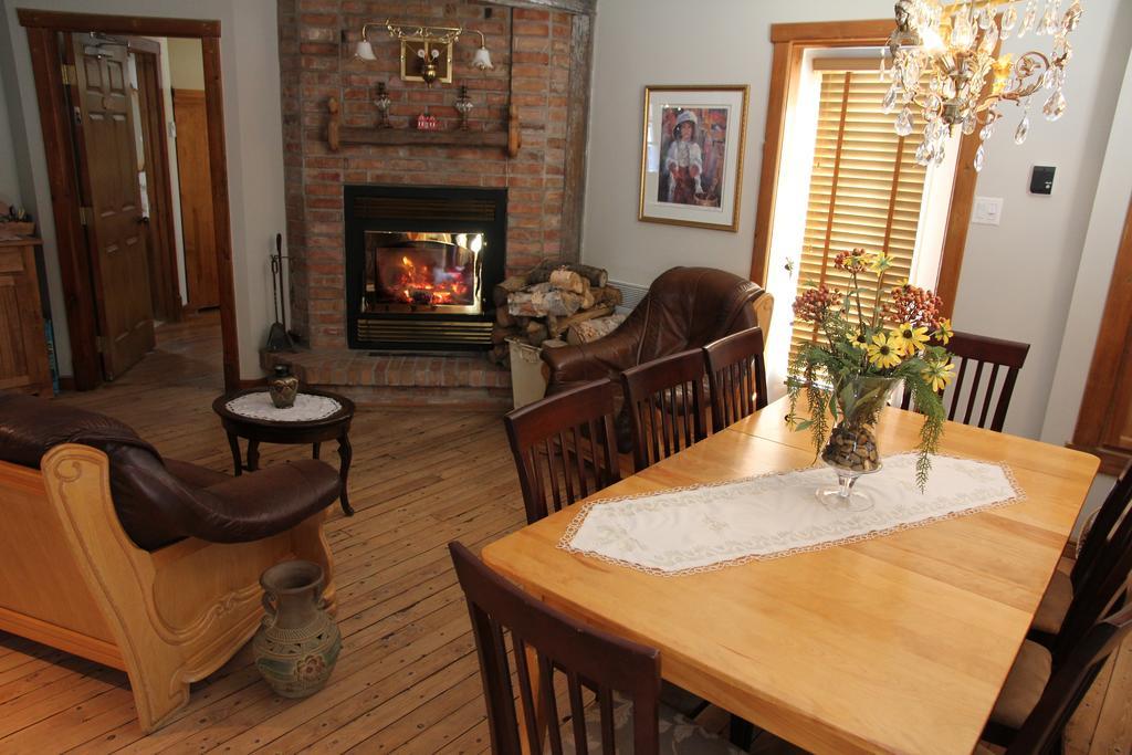 B&B Les Deux Pignons Petit-Saguenay Exterior photo