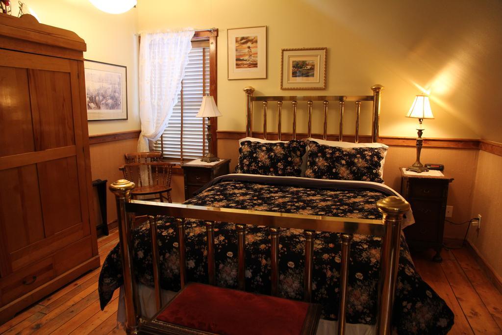 B&B Les Deux Pignons Petit-Saguenay Exterior photo