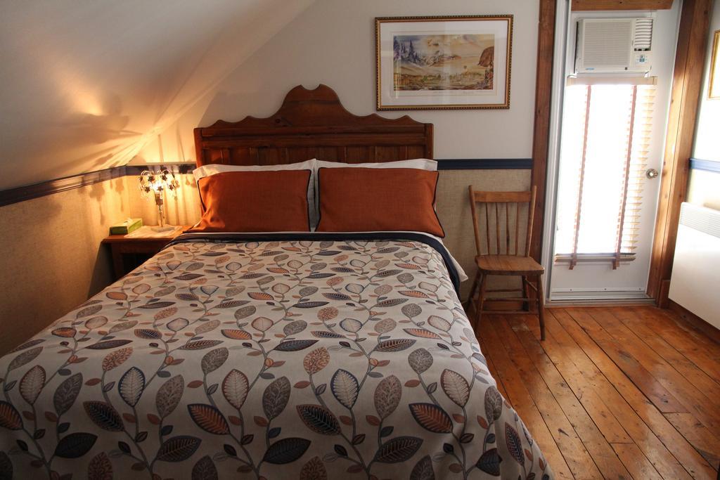 B&B Les Deux Pignons Petit-Saguenay Exterior photo