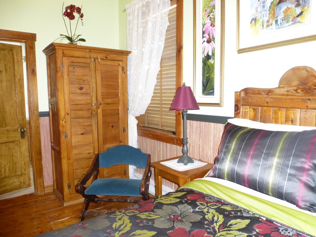 B&B Les Deux Pignons Petit-Saguenay Exterior photo