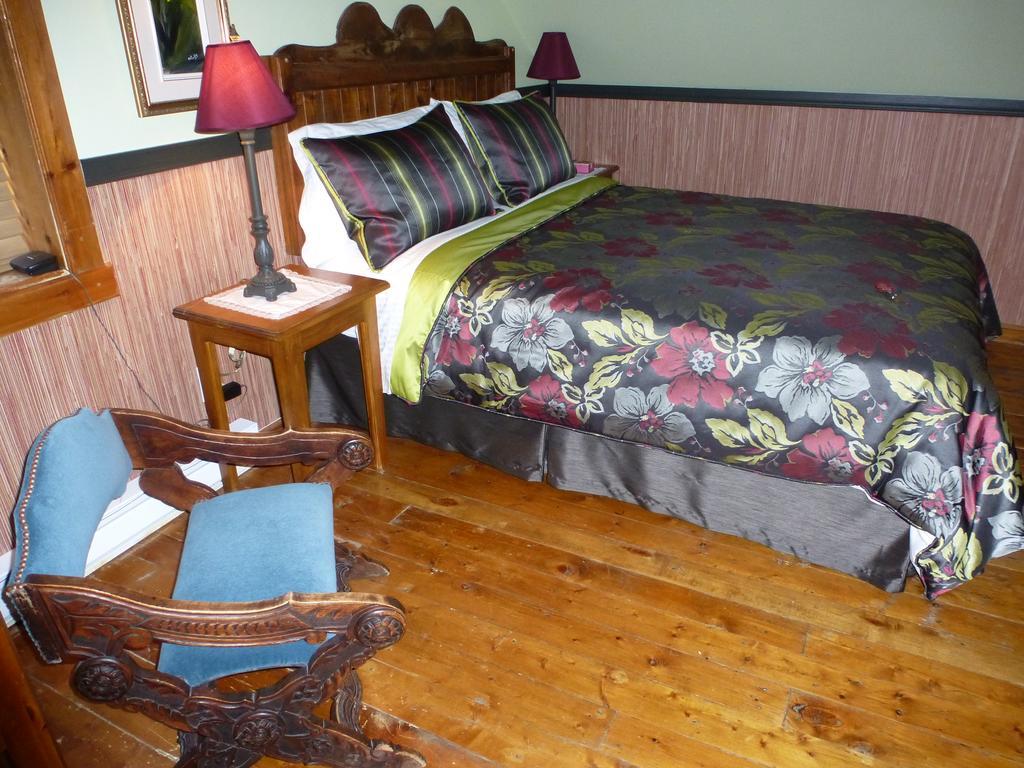 B&B Les Deux Pignons Petit-Saguenay Exterior photo