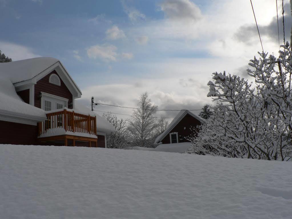 B&B Les Deux Pignons Petit-Saguenay Exterior photo